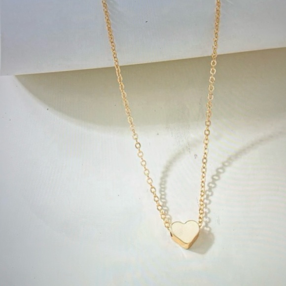 🍒4/$20 Last one Dainty Gold Heart Necklace New! ❤️ - Picture 2 of 4